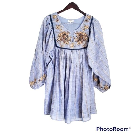 ✨ World Market Denim Blue Striped Embroidered Tunic✨ - Picture 1 of 5
